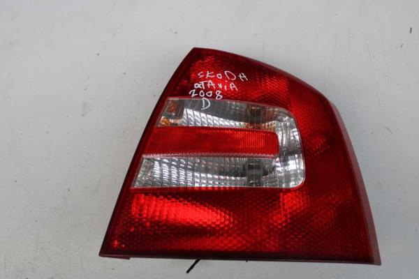 FEU ARRIERE DROIT SKODA - Vue 1